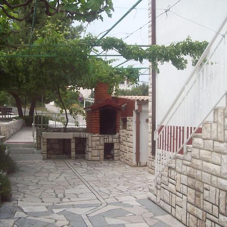 טרוגיר Apartments Lucija מראה חיצוני תמונה