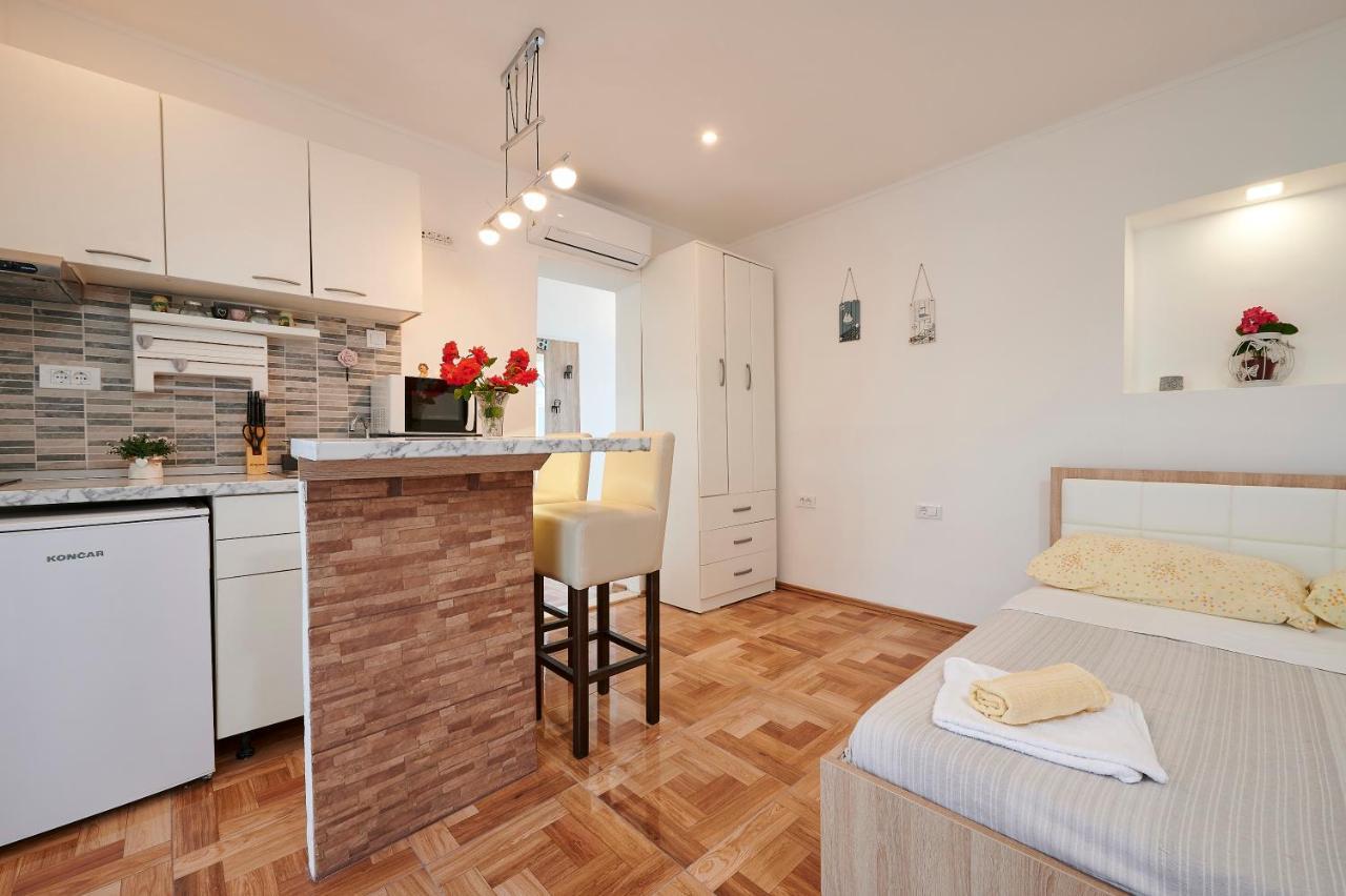 טרוגיר Apartments Lucija מראה חיצוני תמונה