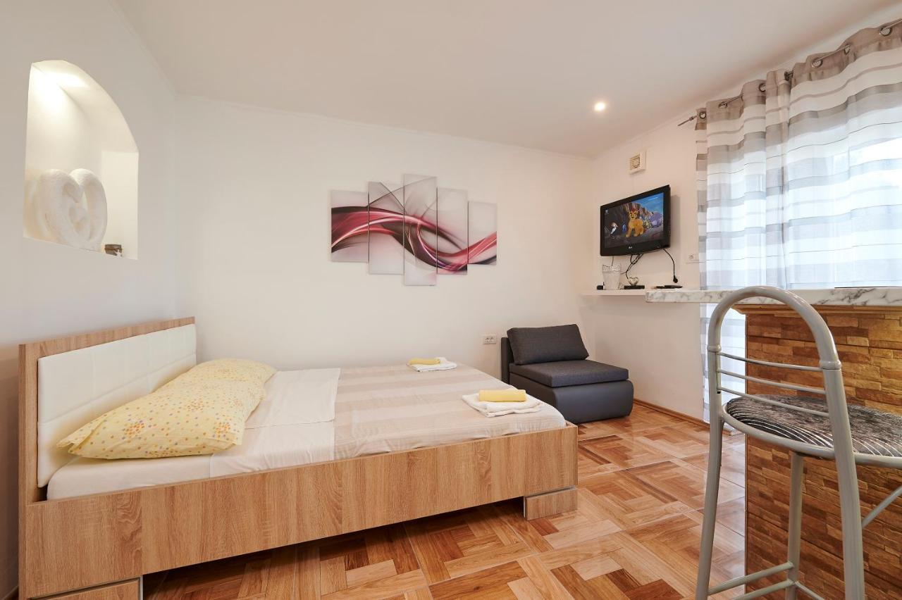 טרוגיר Apartments Lucija מראה חיצוני תמונה