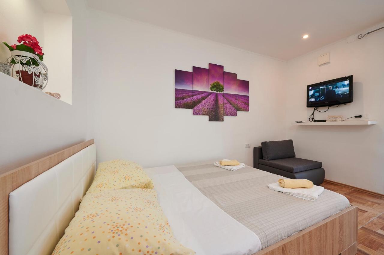 טרוגיר Apartments Lucija מראה חיצוני תמונה