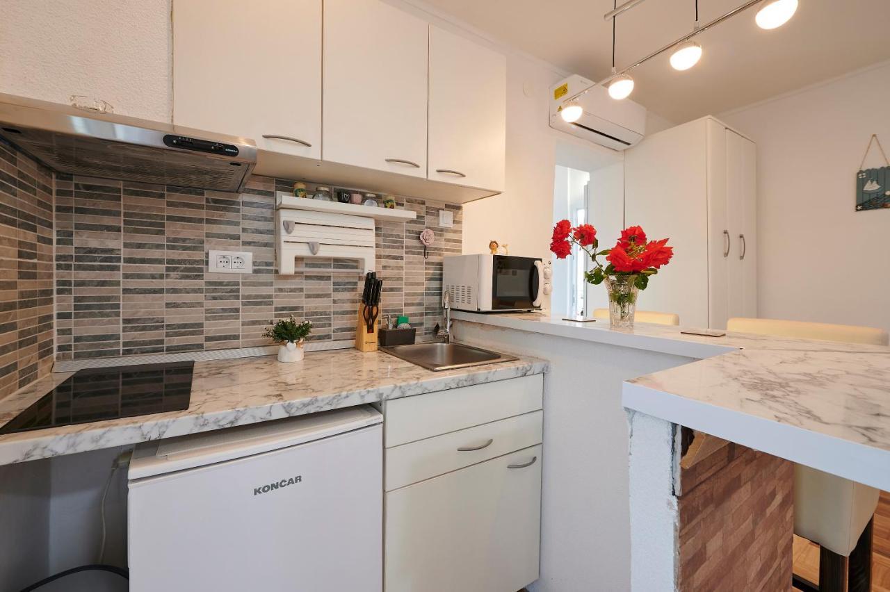 טרוגיר Apartments Lucija מראה חיצוני תמונה