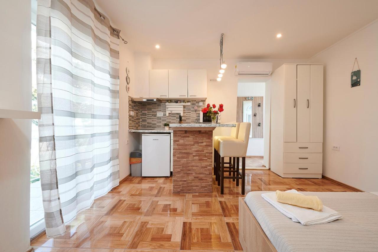 טרוגיר Apartments Lucija מראה חיצוני תמונה