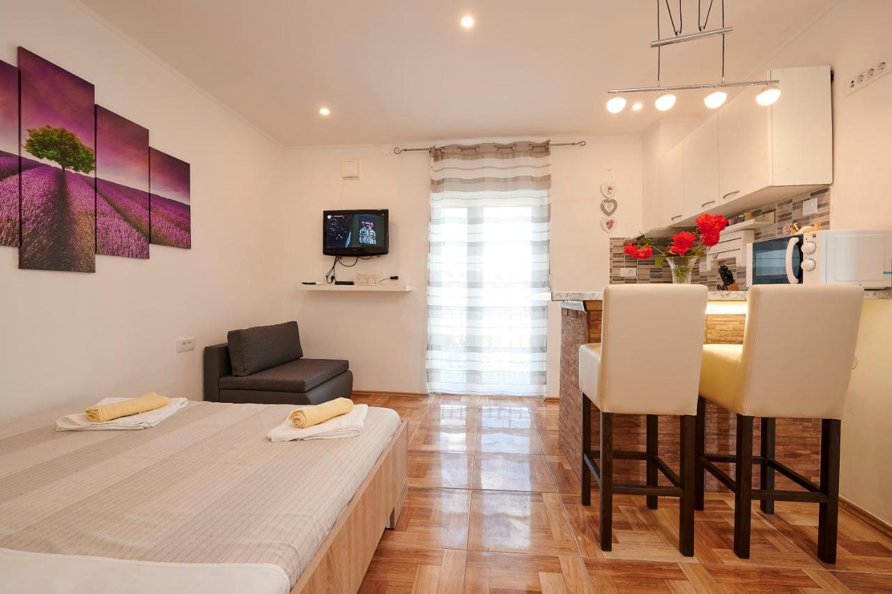 טרוגיר Apartments Lucija מראה חיצוני תמונה