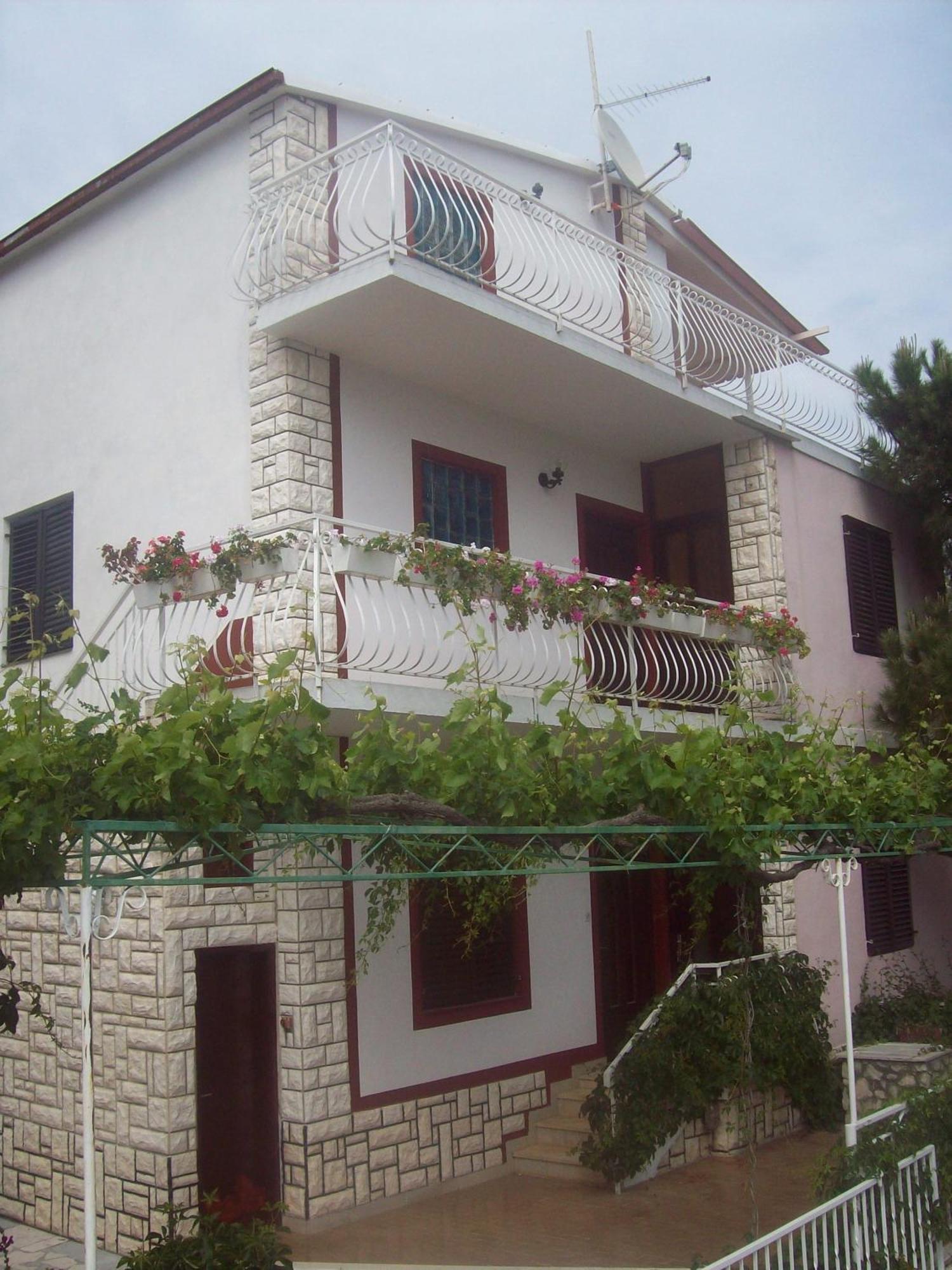 טרוגיר Apartments Lucija מראה חיצוני תמונה