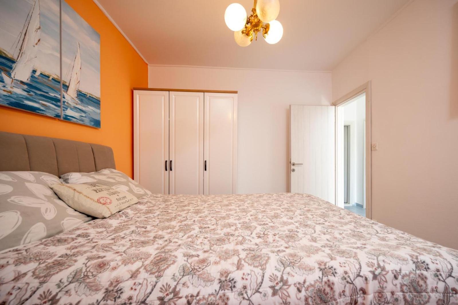 טרוגיר Apartments Lucija מראה חיצוני תמונה