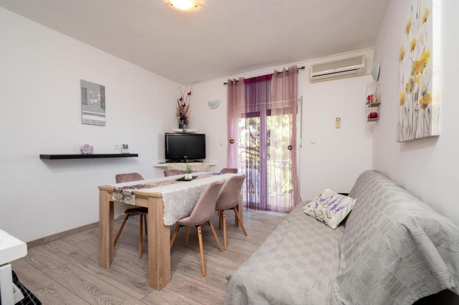 טרוגיר Apartments Lucija מראה חיצוני תמונה