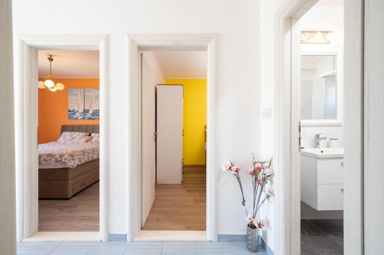 טרוגיר Apartments Lucija מראה חיצוני תמונה