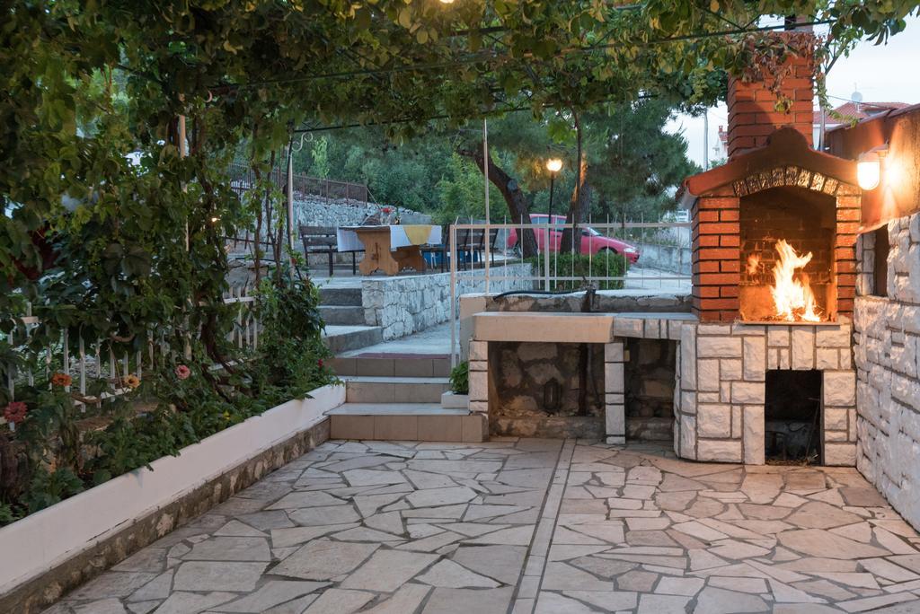 טרוגיר Apartments Lucija מראה חיצוני תמונה