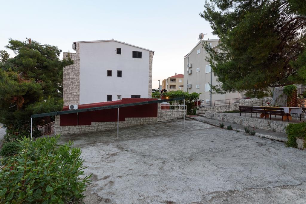 טרוגיר Apartments Lucija מראה חיצוני תמונה